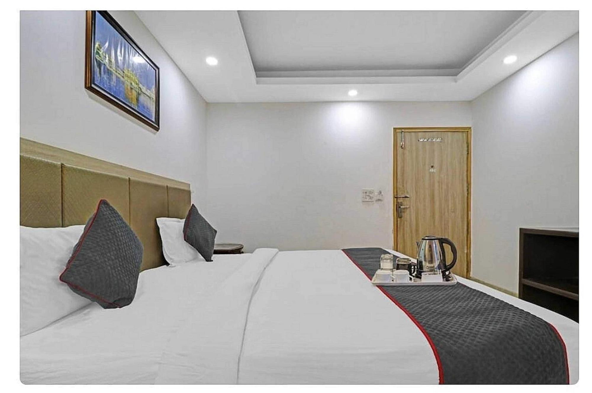 โอโย 8404 โฮเต็ล แอโรฟลาย Hotel นิวเดลี ภายนอก รูปภาพ
